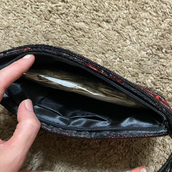 Handbag - Picture 2 of 9